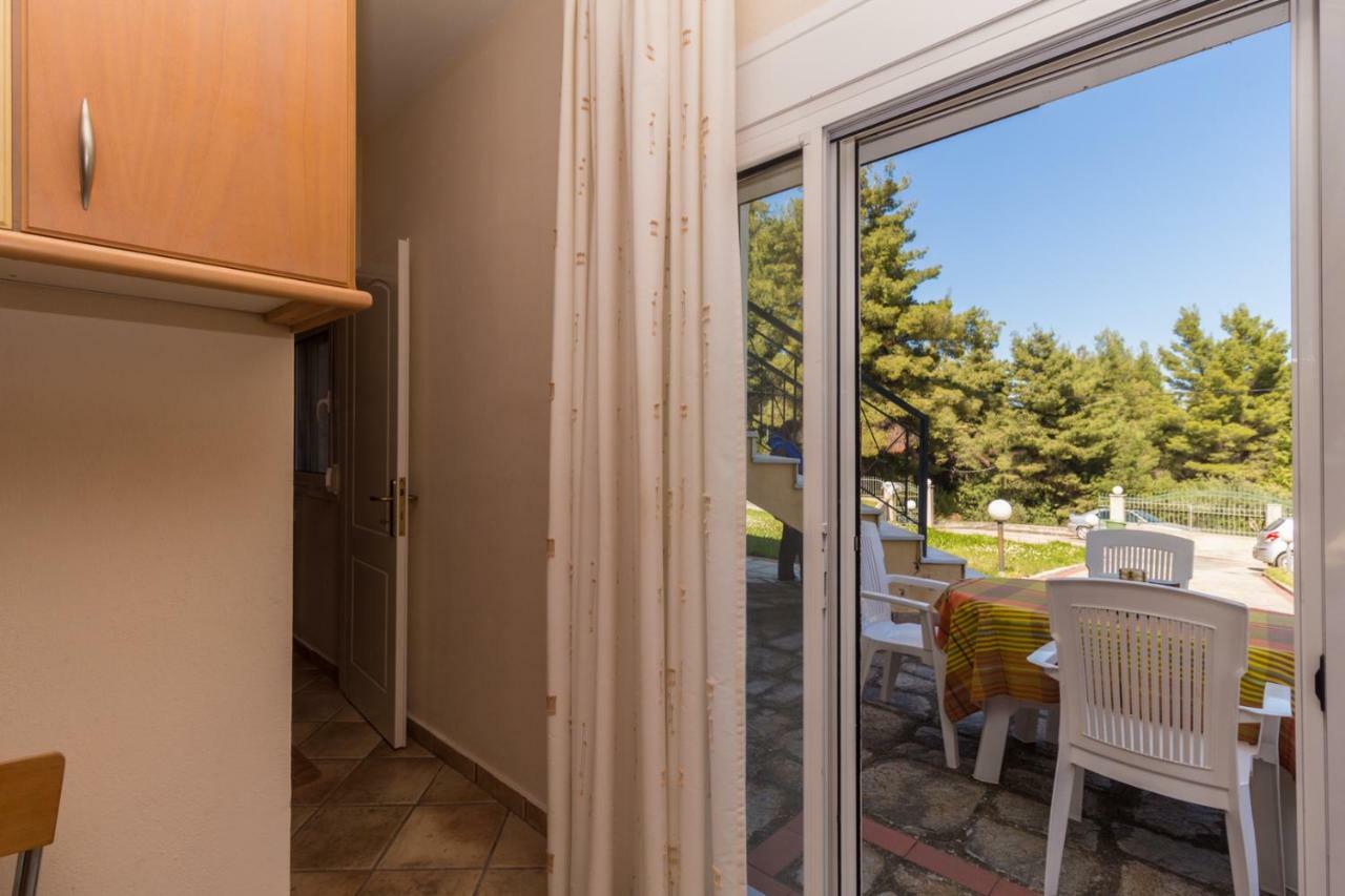Kyrana Apartments Палиури Экстерьер фото